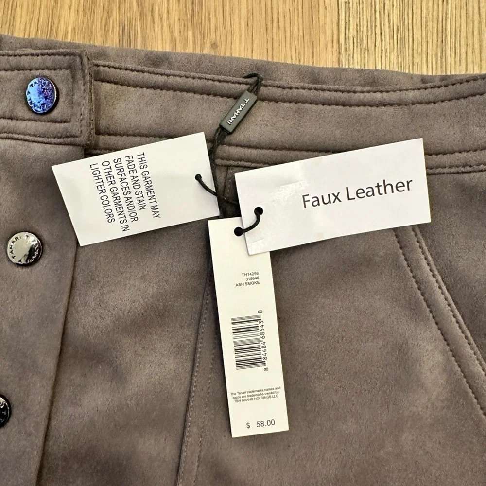 NWT Tahari Faux Leather/Suede Knee length skirt with pockets Size M - Picture 2 of 11